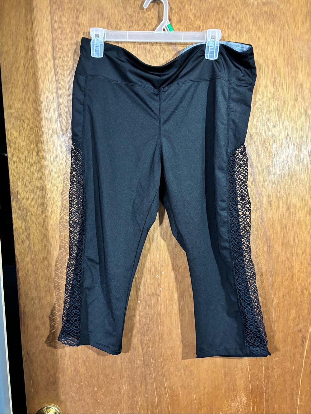Black Capri activewear size 1X-2x